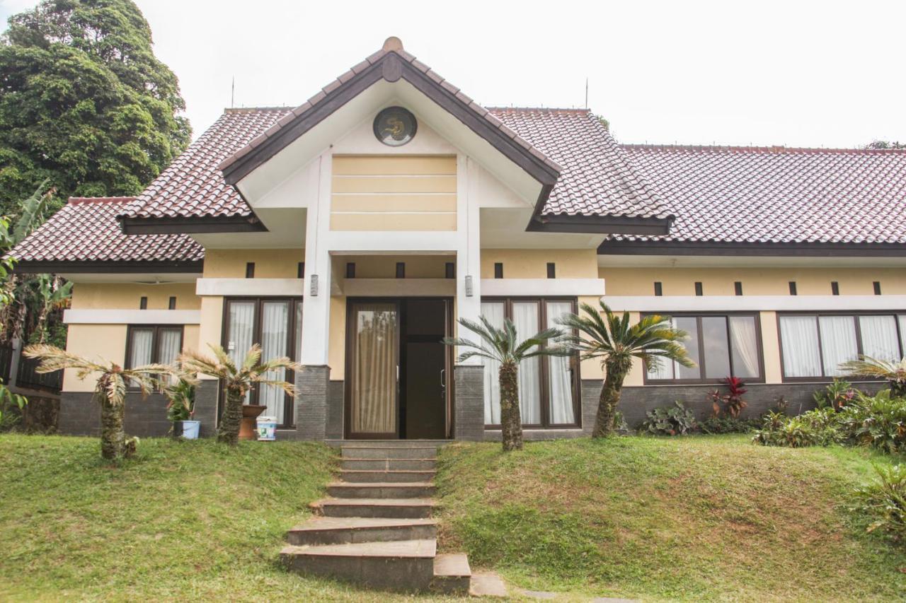 Aldeoz Villa Ciater Sarireja Exterior photo